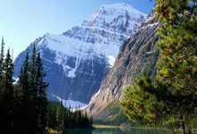 雷火电竞-当德甲霸主遇上紫金王朝：曼城“登顶湖人”背后的体育资本迷局