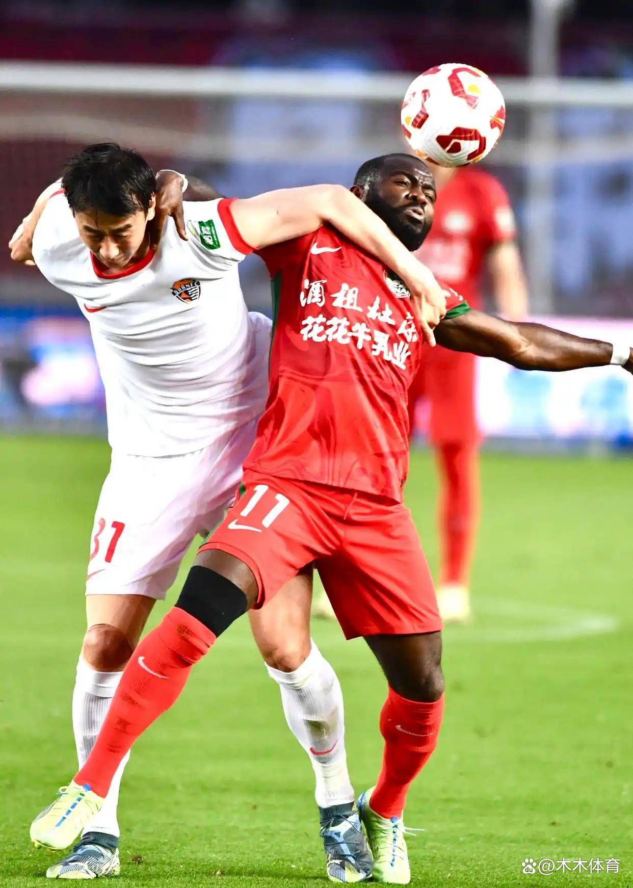 上港客场大胜申花，连胜开局