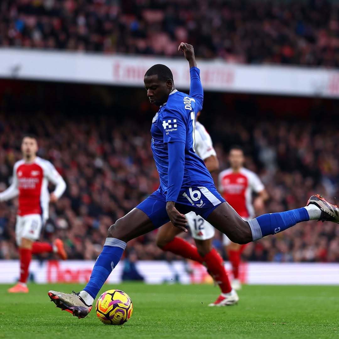 雷火电竞入驻-埃弗顿主场被逼平球队状态回稳