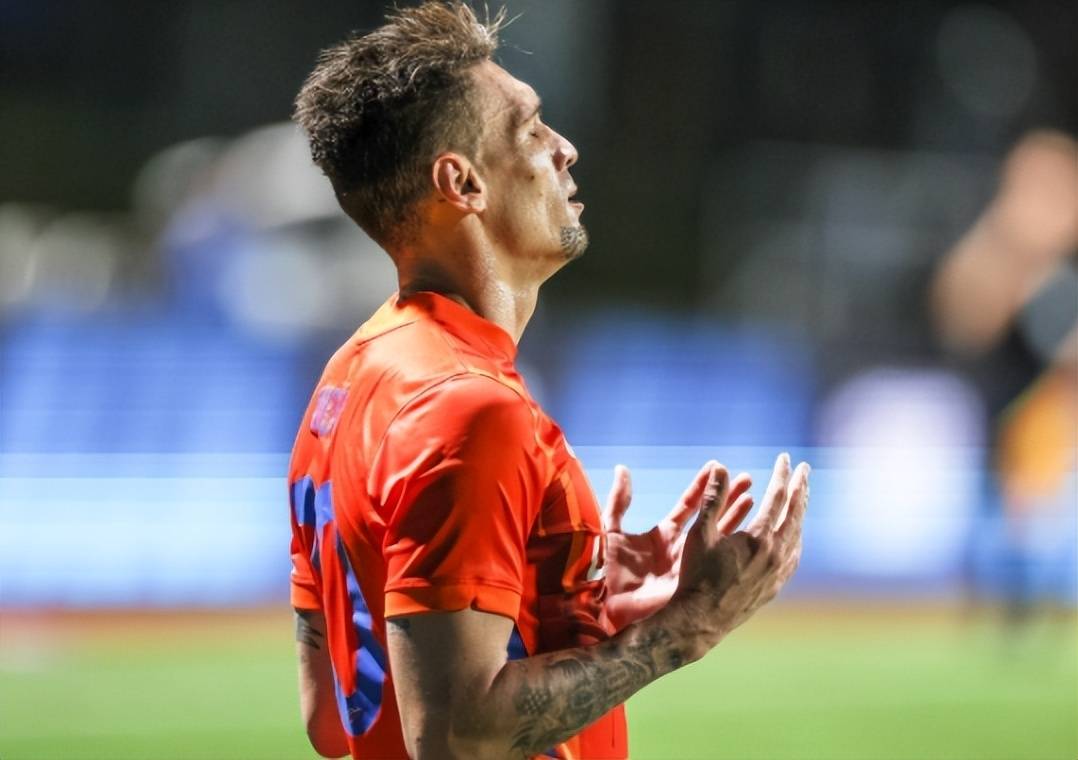 雷火电竞入驻-前锋连续进球，球队前景一片光明的简单介绍