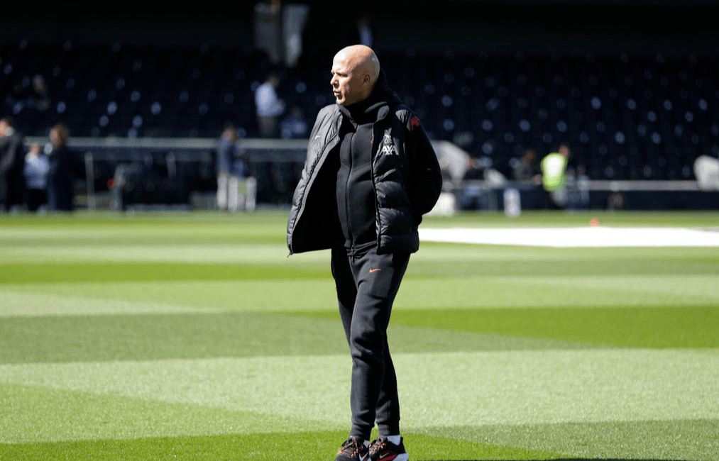 关于利物浦防线失误频频，主教练因此感到焦虑的信息