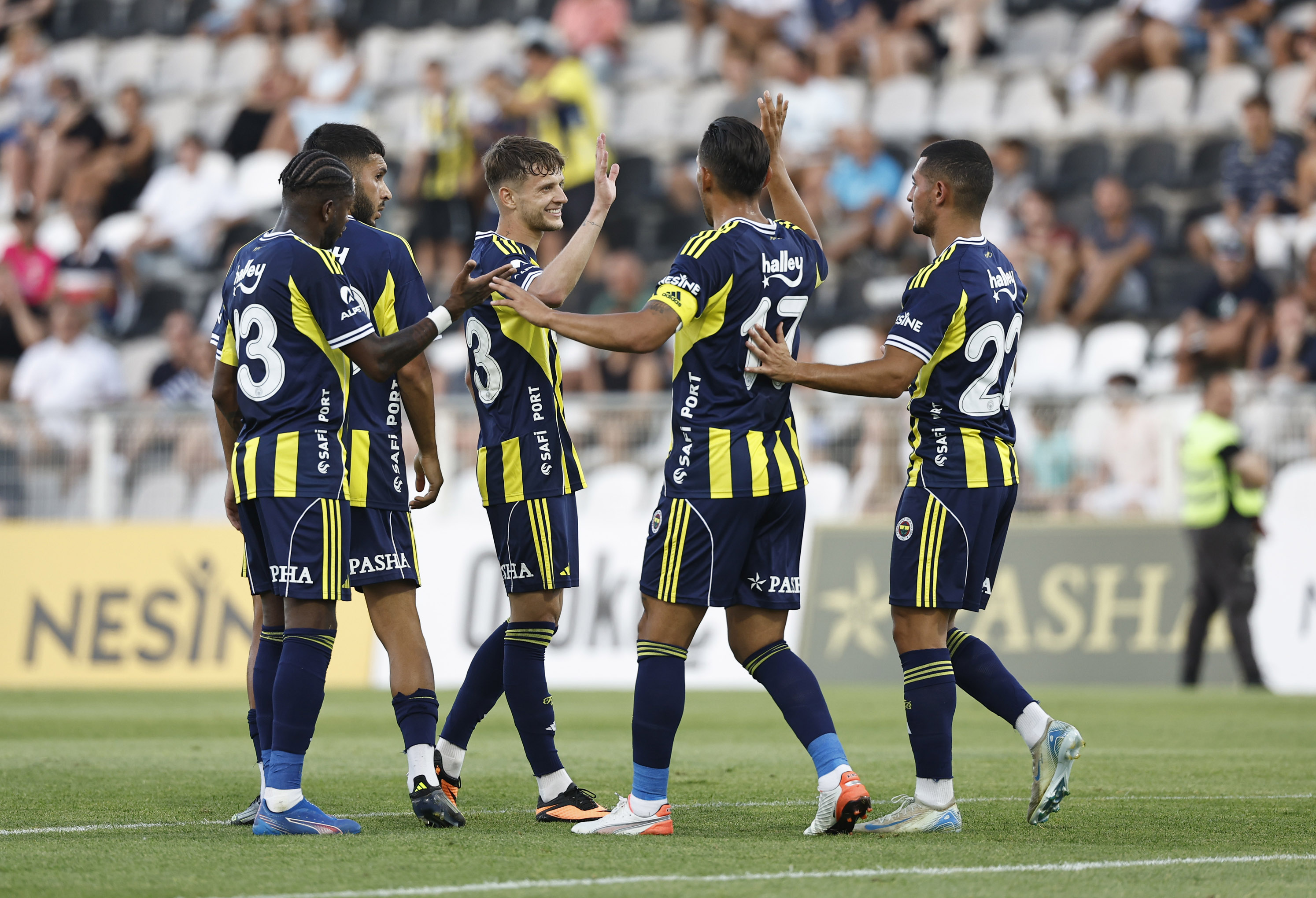 雷火电竞合作-关于客场球队突破对手防线，取得关键进球的信息