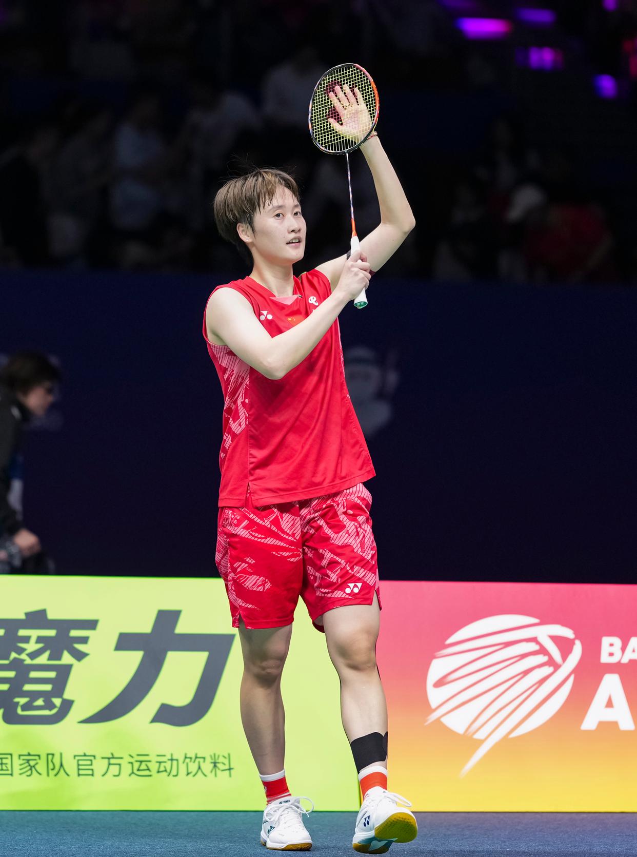 羽毛球女单决赛：中国名将斩获冠军