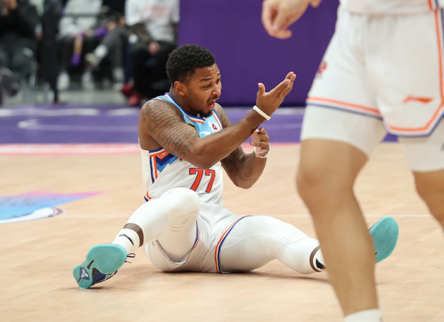 雷火电竞网站-双外援在比赛中频频得分，表现抢眼的简单介绍