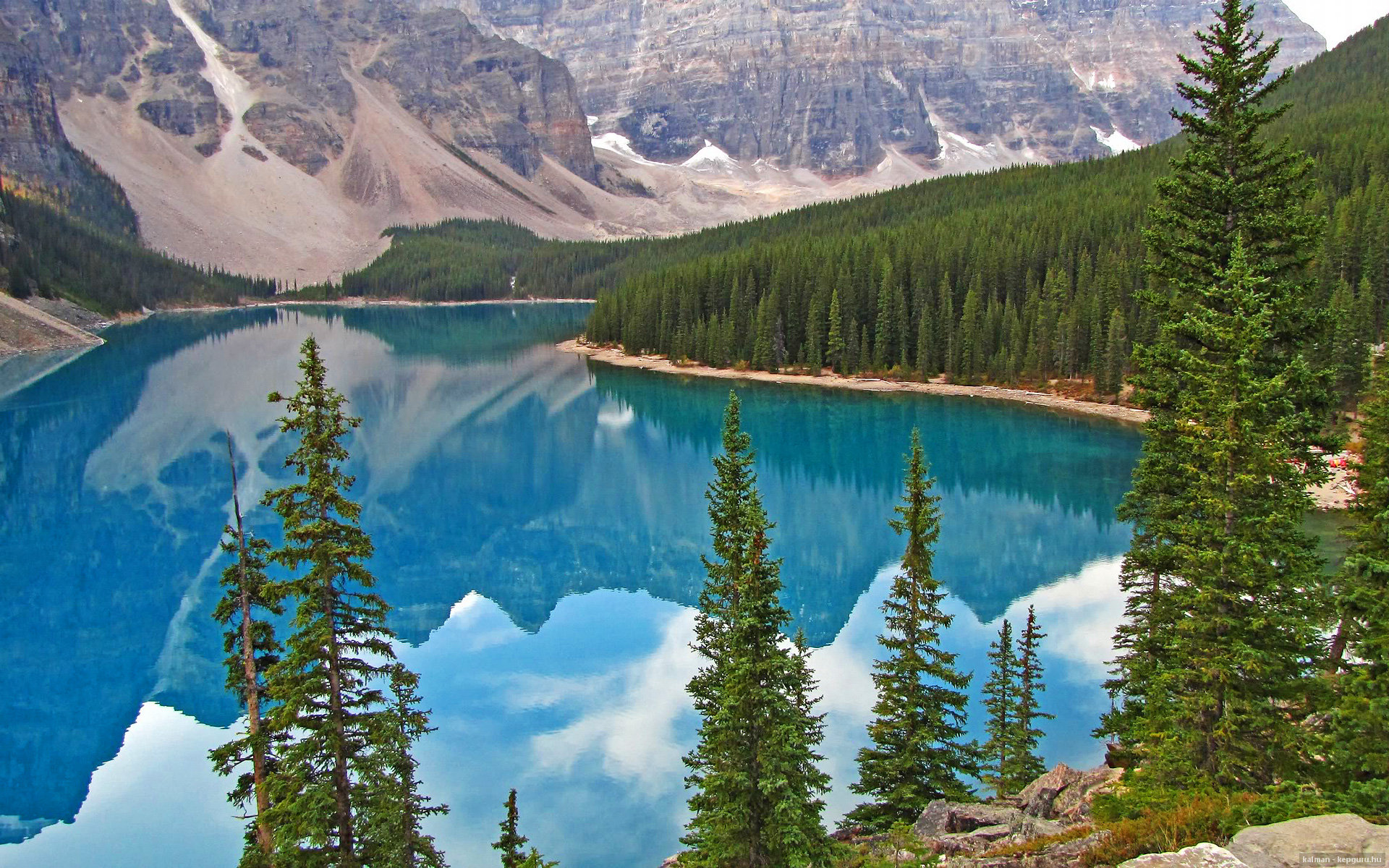 欧战悬念终结于亚平宁,东瀛之星闪耀伊比利亚—佛罗伦萨洪都拉斯之战提前定局,久保建英国家德比接管比赛