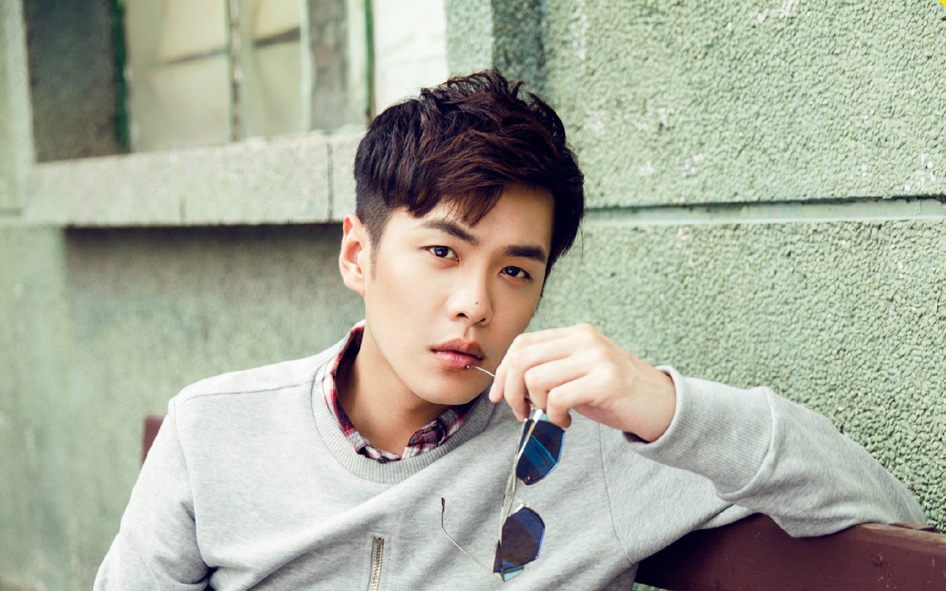 雷火电竞网站-当精密齿轮咬碎青春风暴，哈登用反关键球书写的老派控卫终极答卷